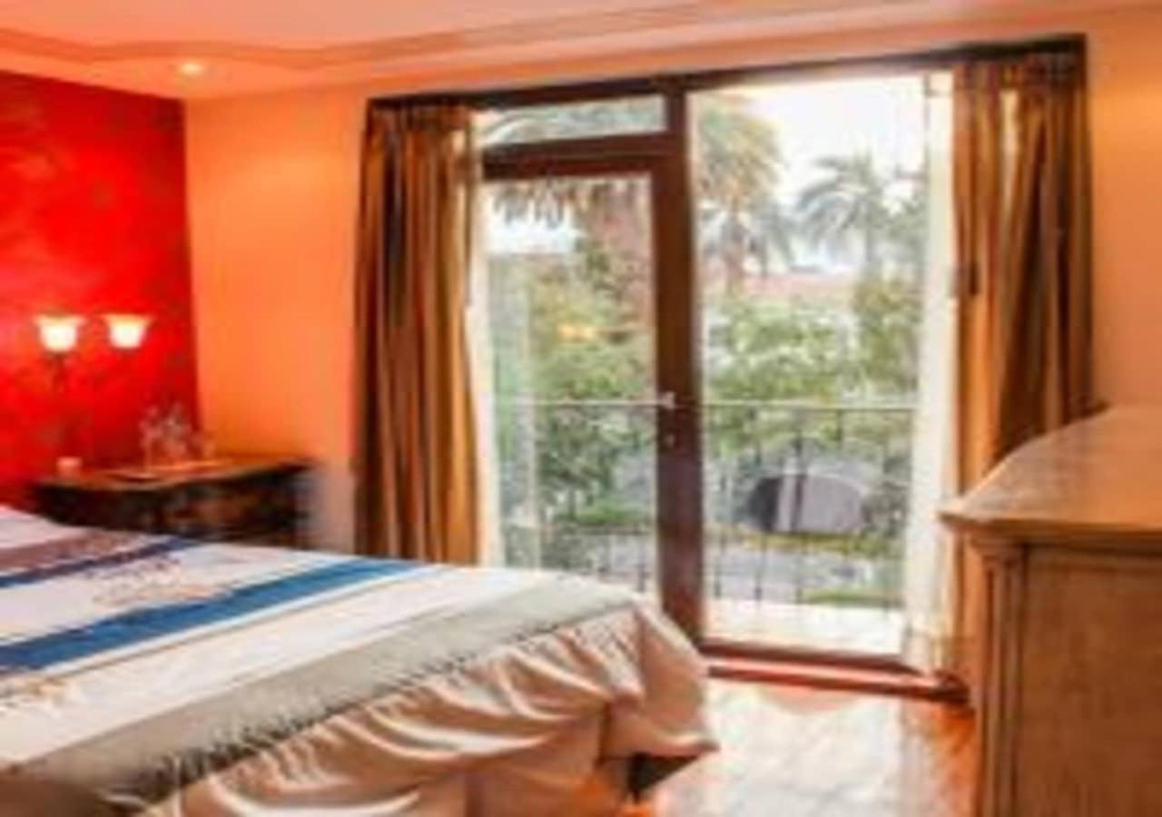 Hotel Azul De La Plaza By Chat Noir กูเอ็งกา ภายนอก รูปภาพ