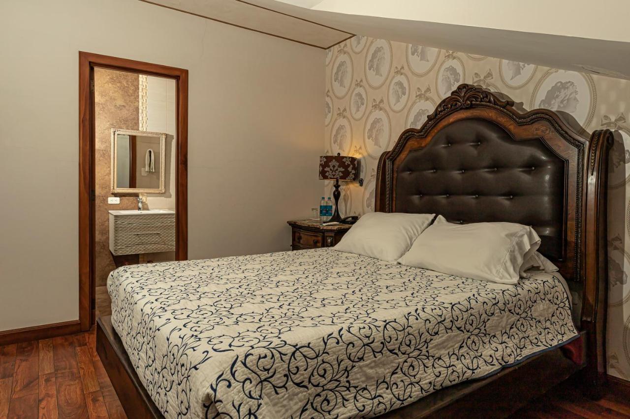 Hotel Azul De La Plaza By Chat Noir กูเอ็งกา ภายนอก รูปภาพ