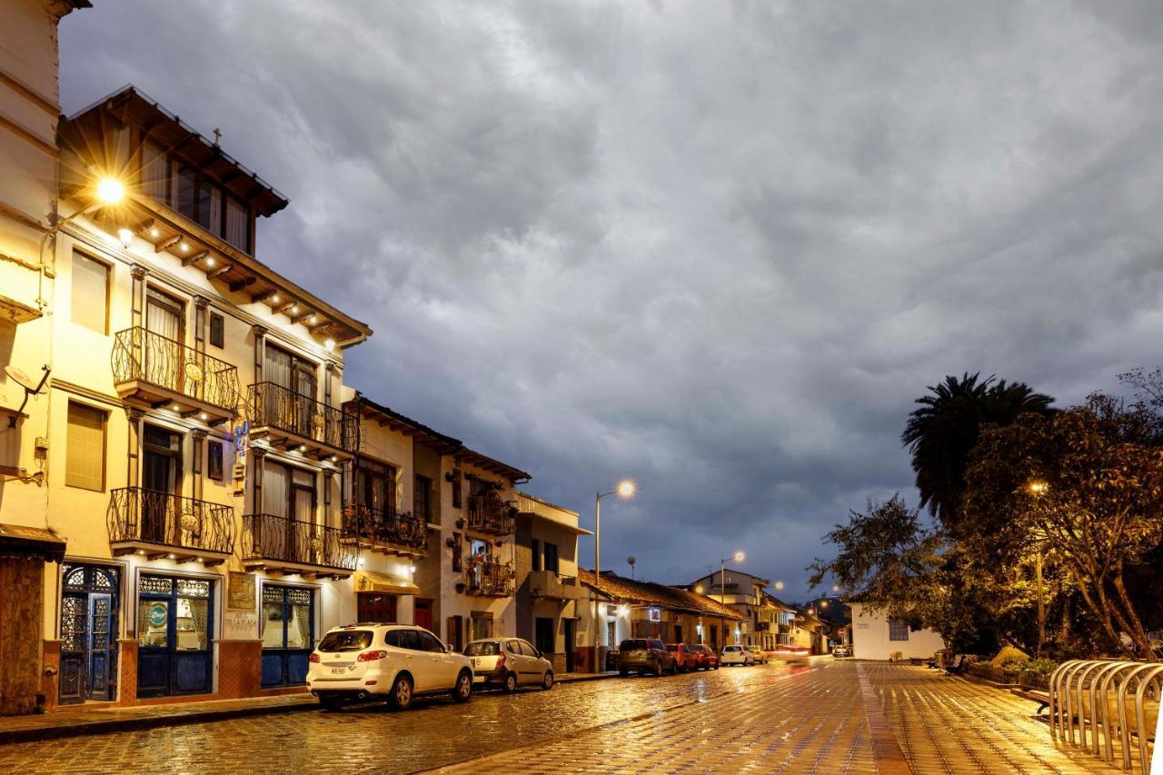 Hotel Azul De La Plaza By Chat Noir กูเอ็งกา ภายนอก รูปภาพ